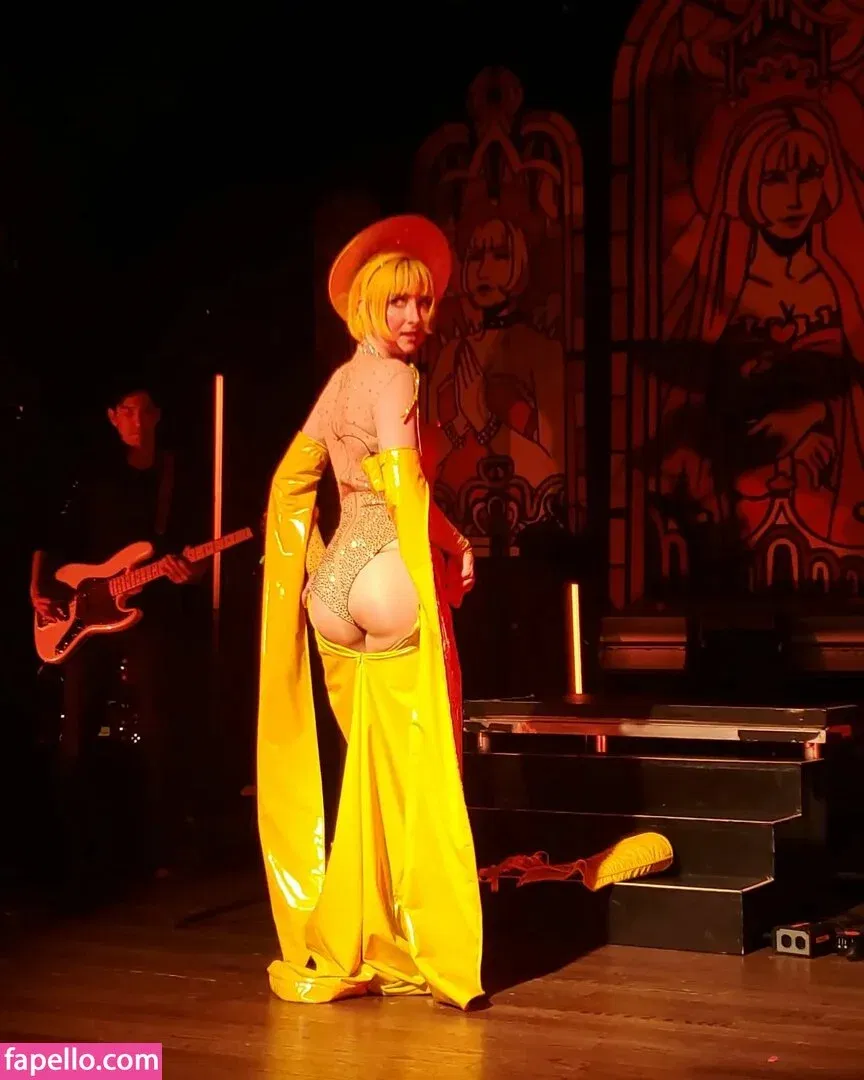 Tessa Violet Onlyfans Photo Gallery 