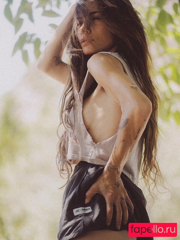 Sarah Shahi Nude Onlyfans Photo 18