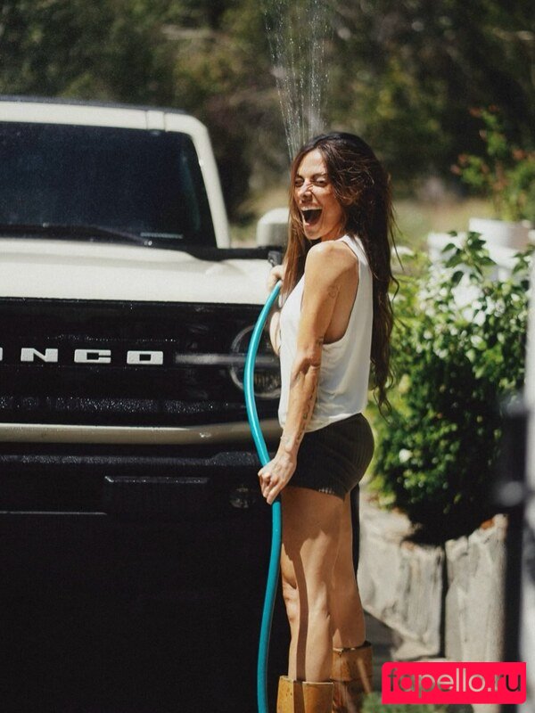 Sarah Shahi Nude Onlyfans Photo 7