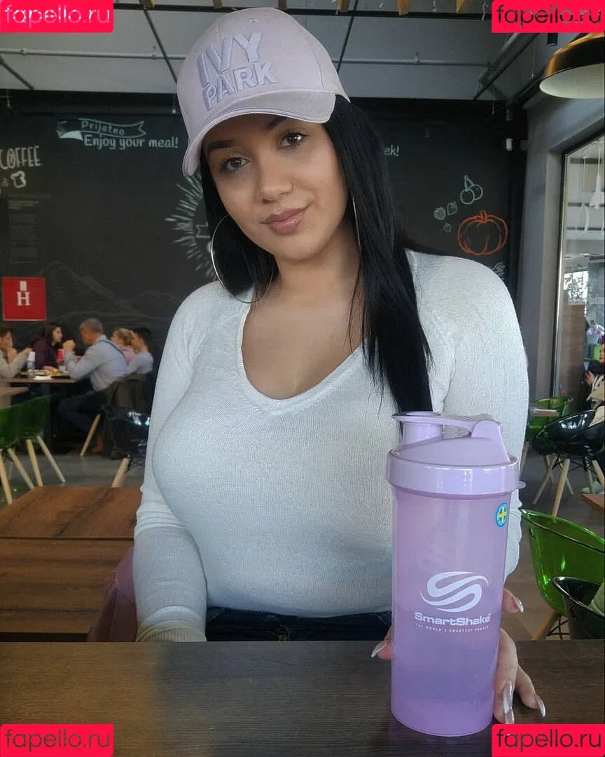 Emina Jahi Onlyfans Photo Gallery 