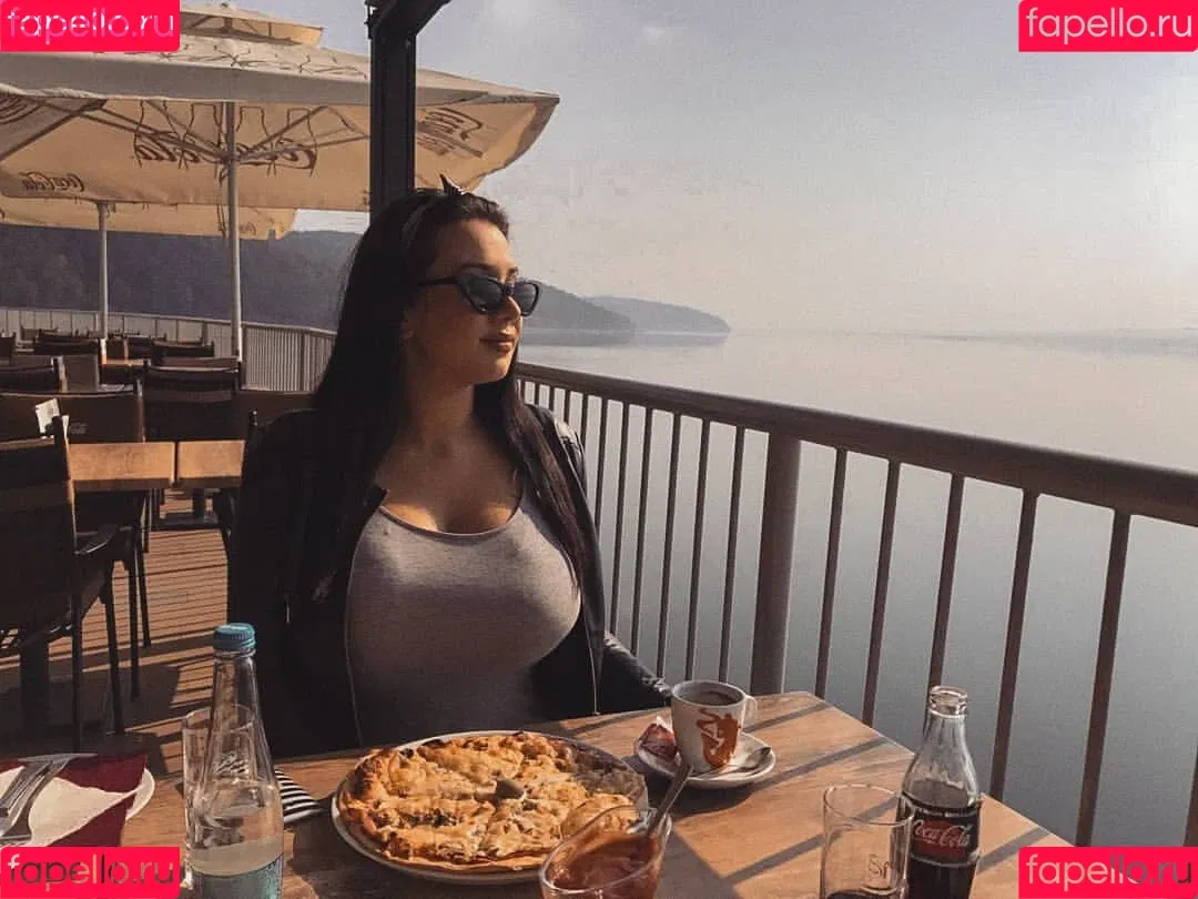 Emina Jahi Onlyfans Photo Gallery 