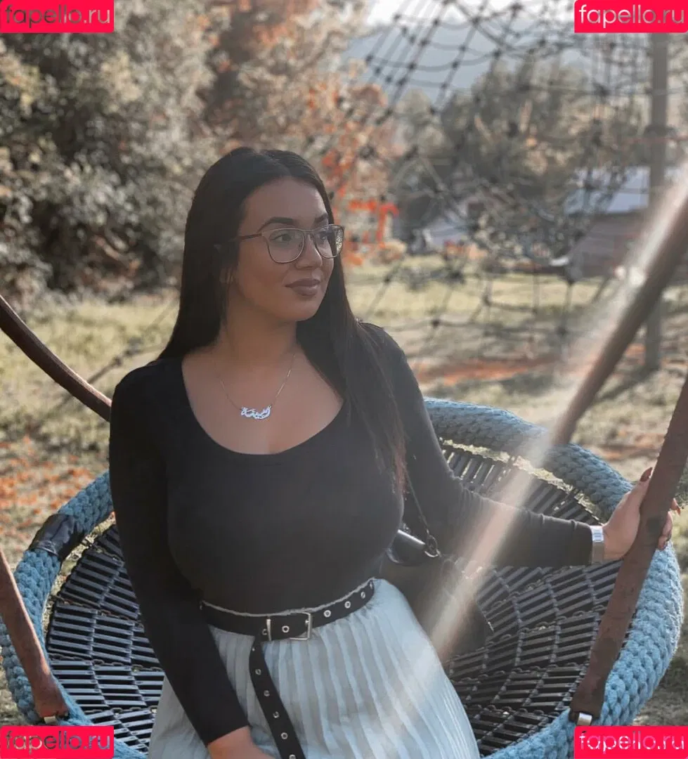 Emina Jahi Onlyfans Photo Gallery 