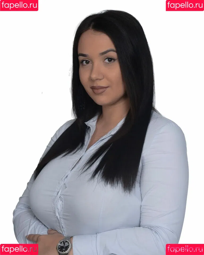 Emina Jahi Onlyfans Photo Gallery 
