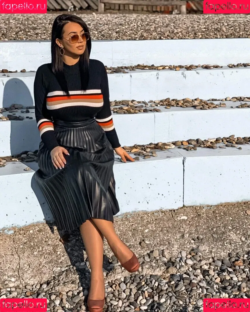 Emina Jahi Onlyfans Photo Gallery 