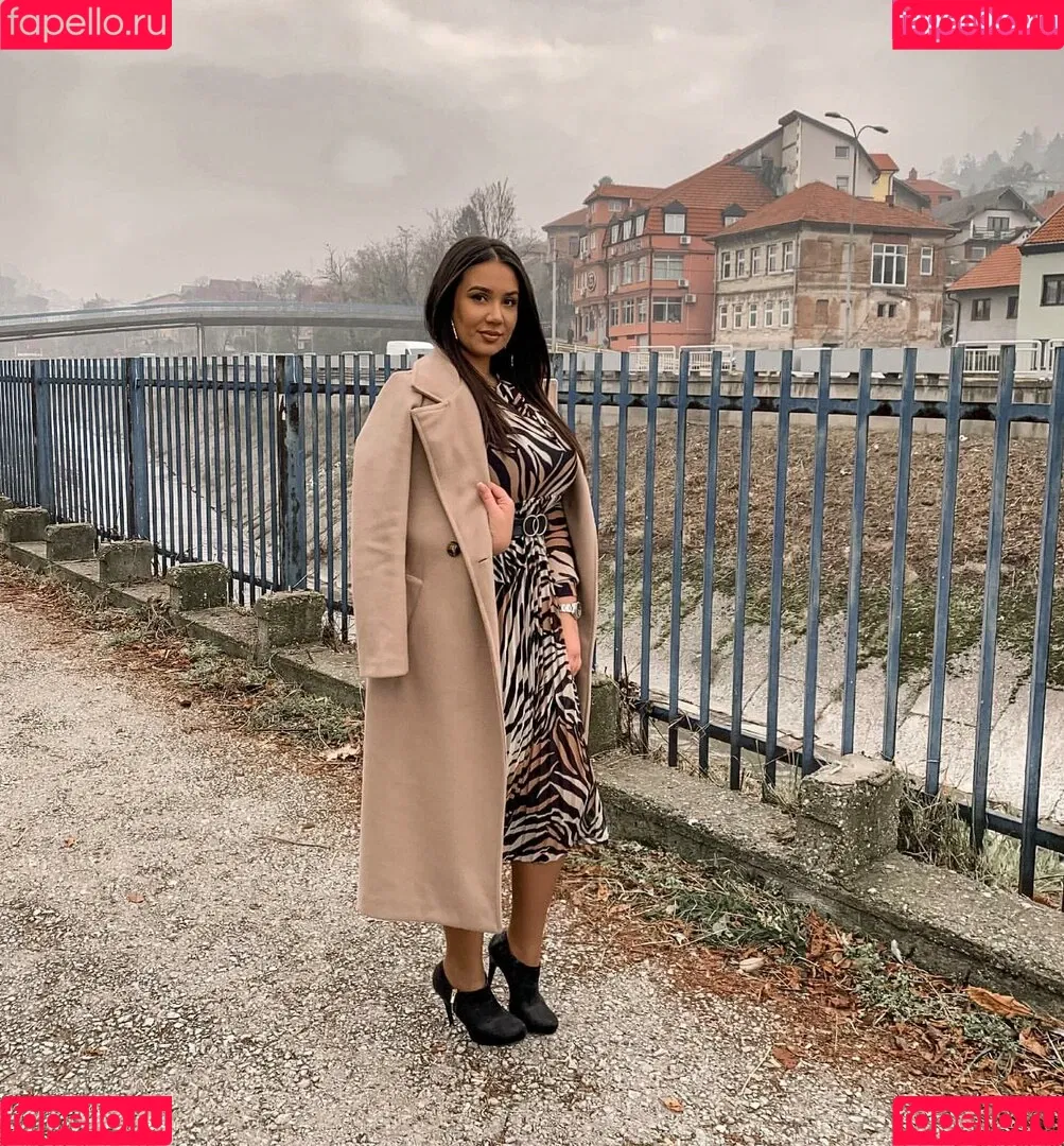 Emina Jahi Onlyfans Photo Gallery 