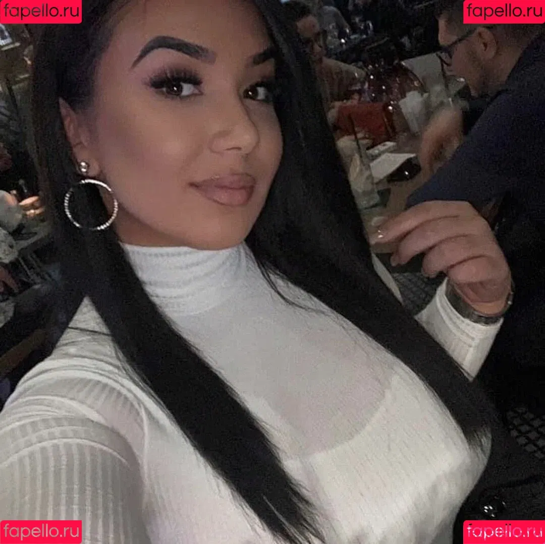 Emina Jahi Onlyfans Photo Gallery 