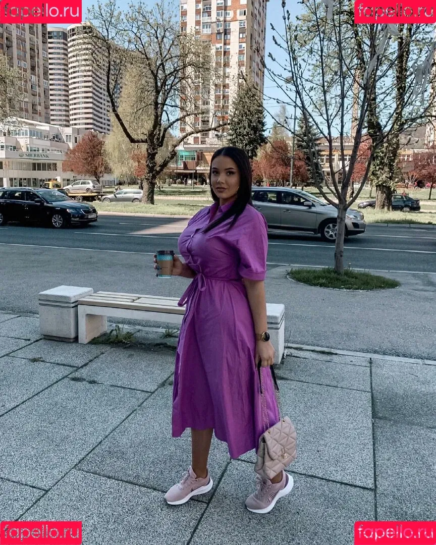 Emina Jahi Onlyfans Photo Gallery 