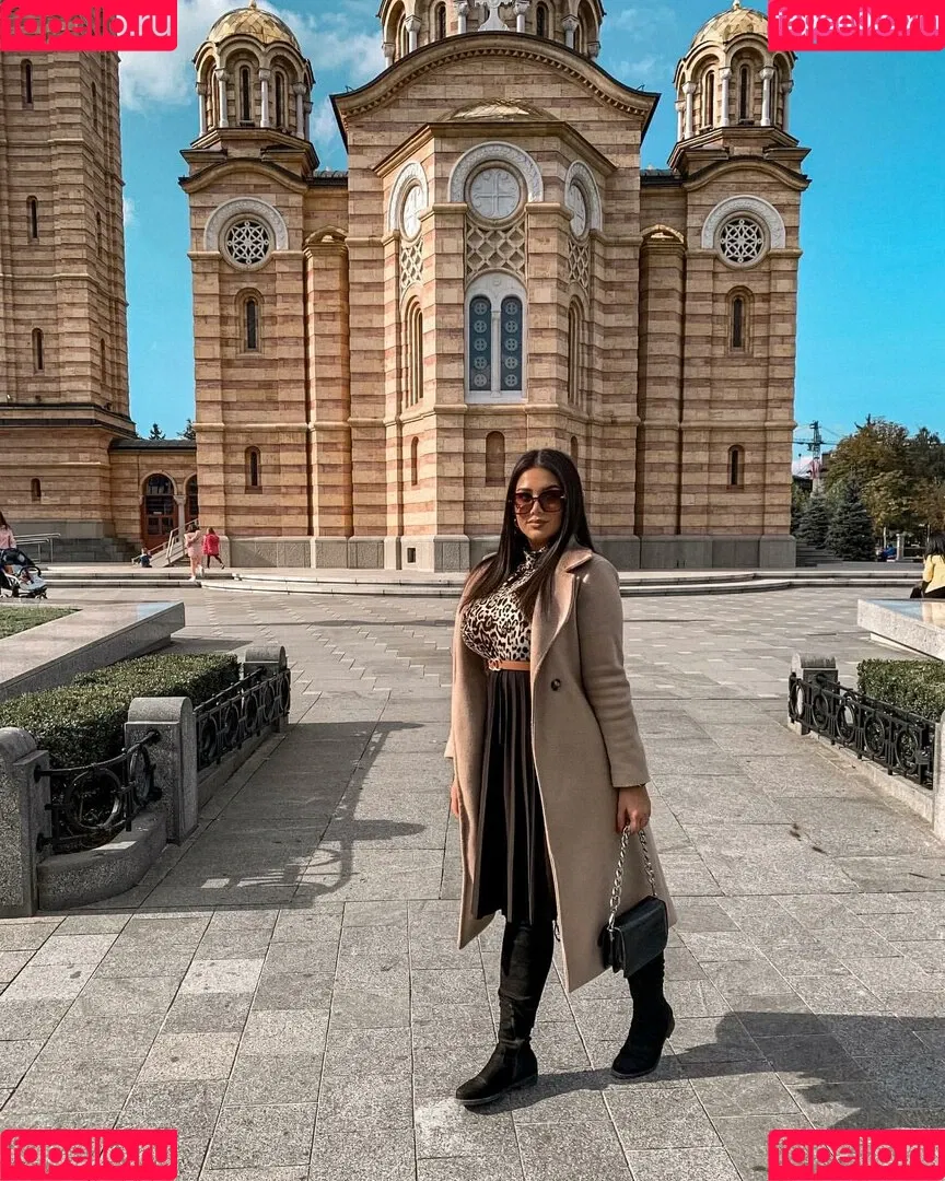 Emina Jahi Onlyfans Photo Gallery 