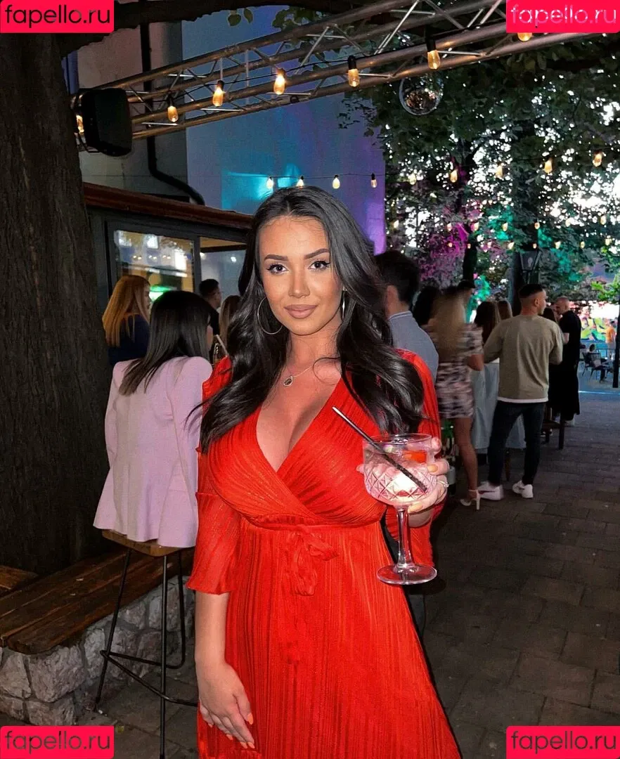 Emina Jahi Onlyfans Photo Gallery 