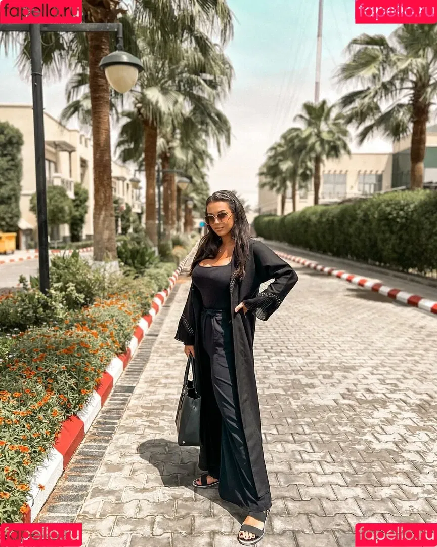 Emina Jahi Onlyfans Photo Gallery 