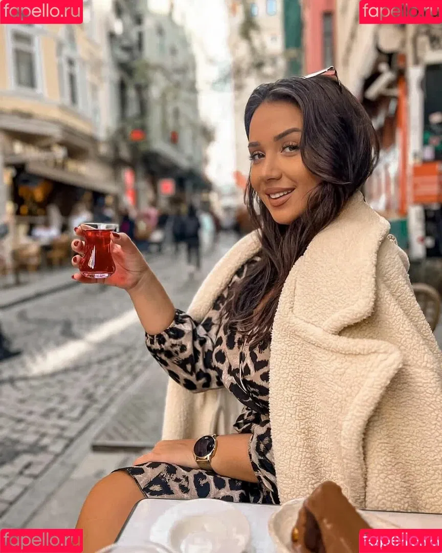 Emina Jahi Onlyfans Photo Gallery 