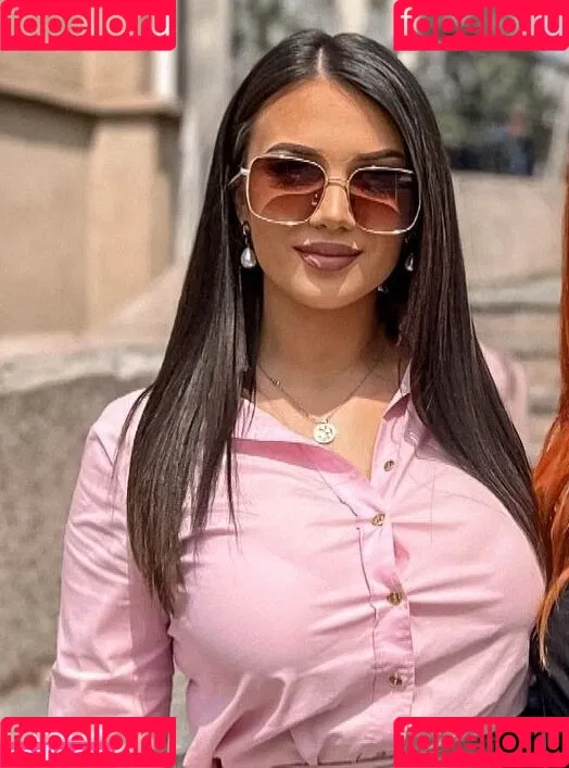 Emina Jahi Onlyfans Photo Gallery 