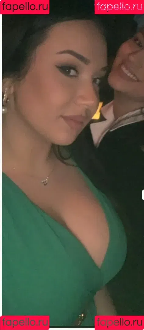 Emina Jahi Onlyfans Photo Gallery 