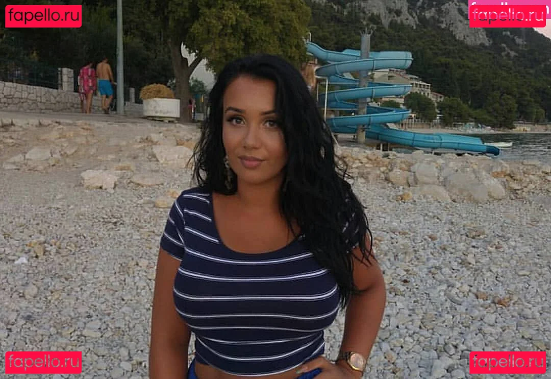 Emina Jahi Onlyfans Photo Gallery 