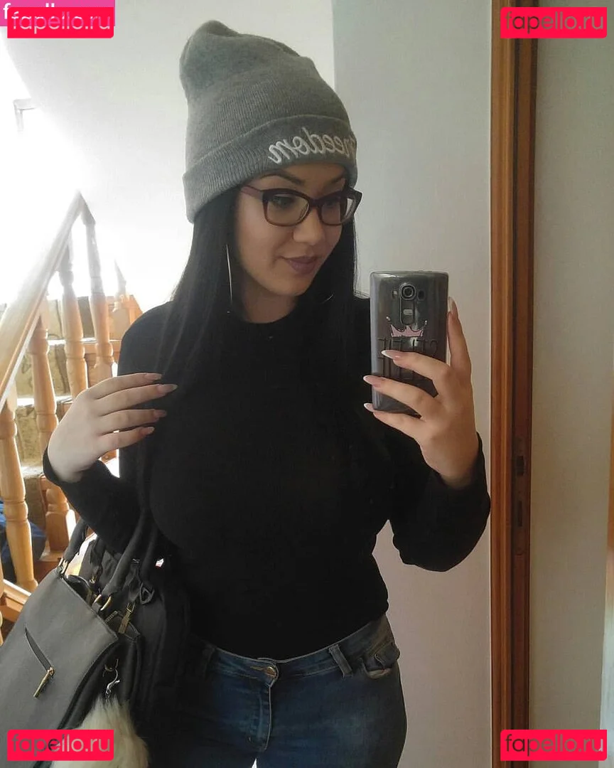 Emina Jahi Onlyfans Photo Gallery 