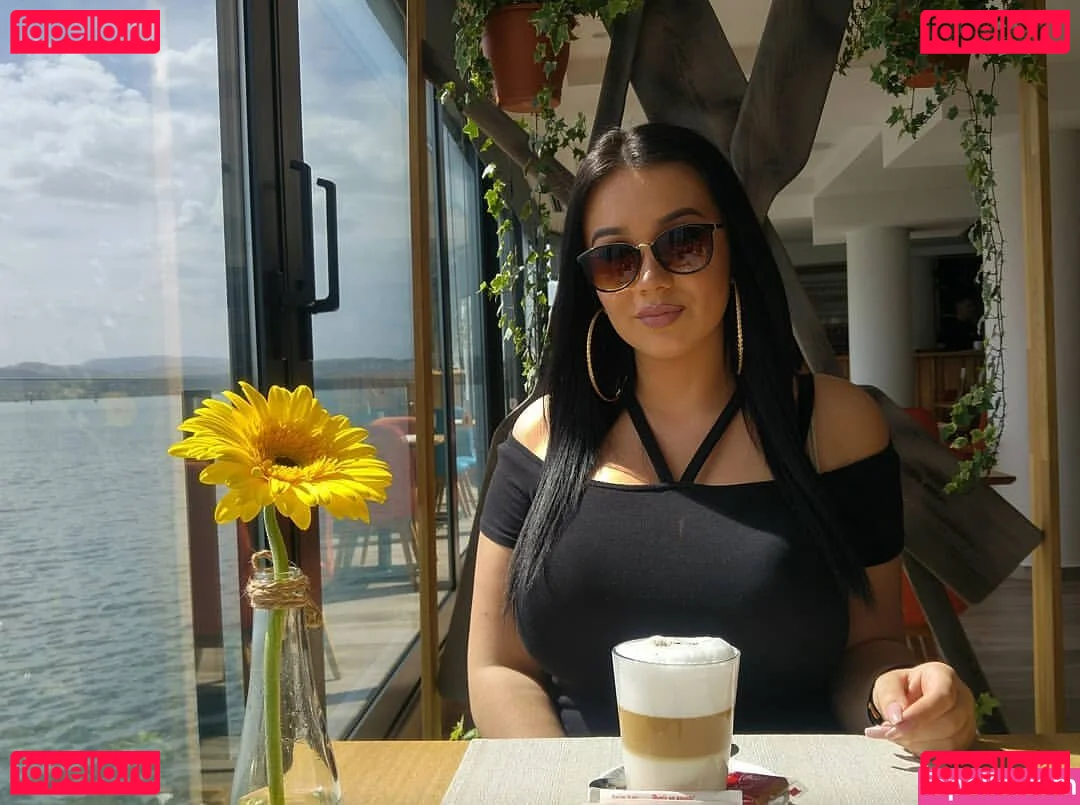 Emina Jahi Onlyfans Photo Gallery 