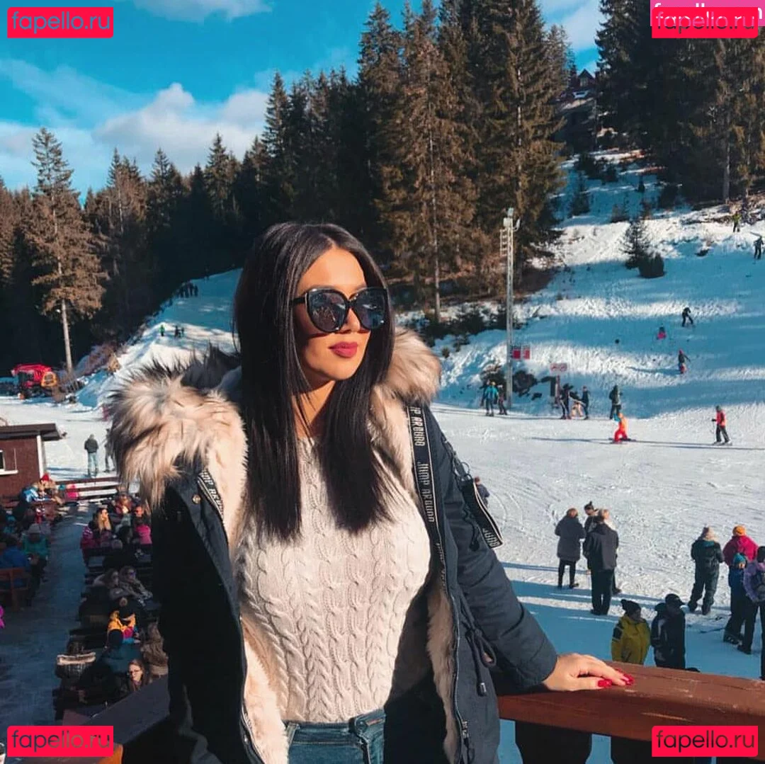 Emina Jahi Onlyfans Photo Gallery 