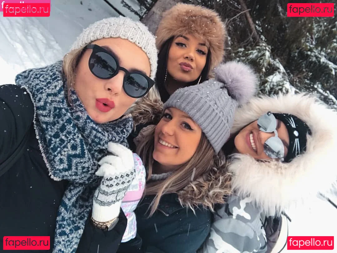 Emina Jahi Onlyfans Photo Gallery 