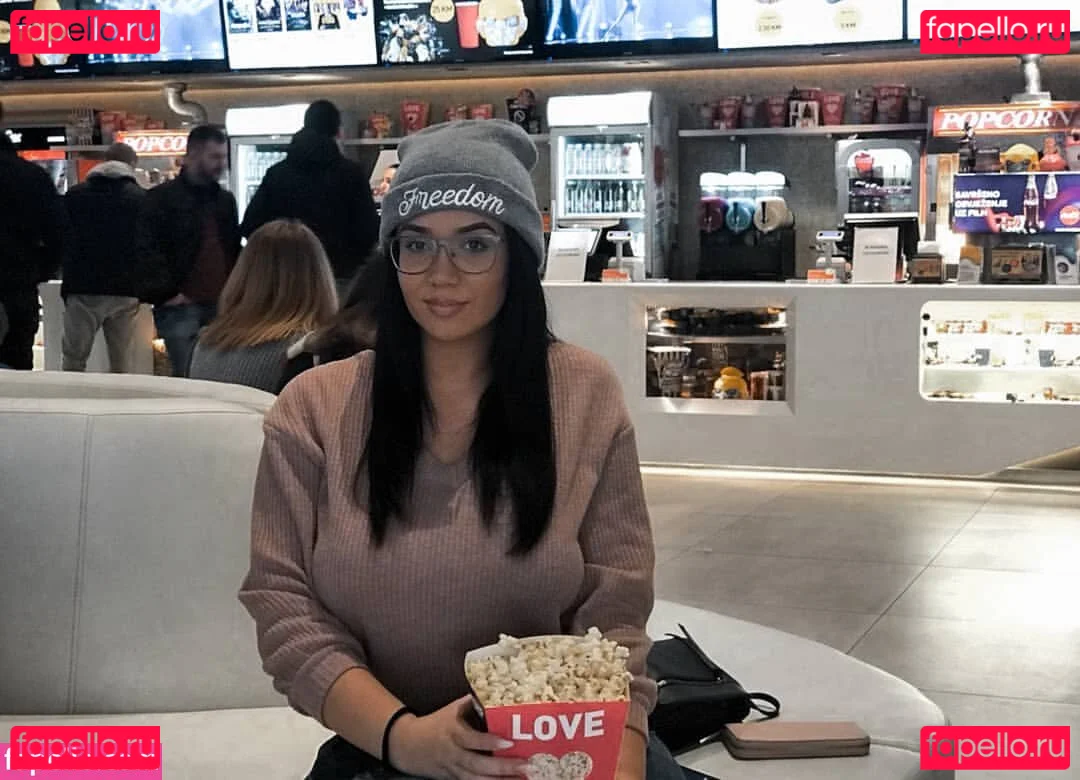 Emina Jahi Onlyfans Photo Gallery 