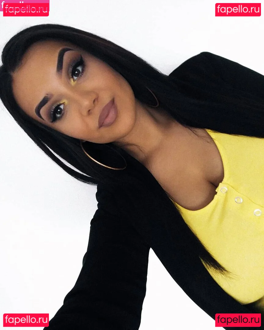 Emina Jahi Onlyfans Photo Gallery 