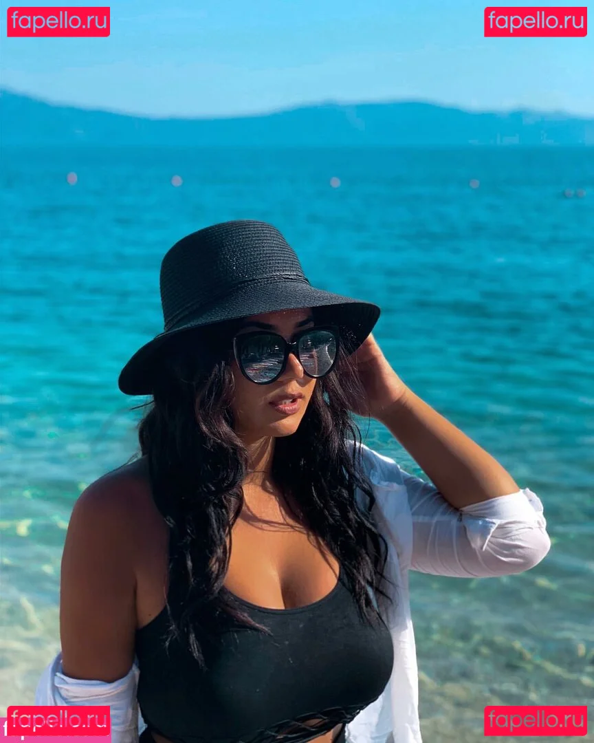 Emina Jahi Onlyfans Photo Gallery 