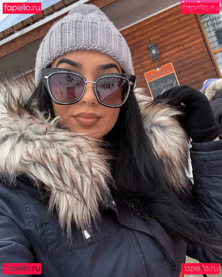 Emina Jahi Onlyfans Photo Gallery 