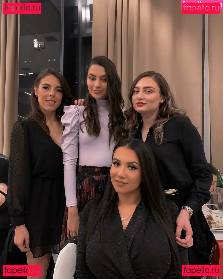 Emina Jahi Onlyfans Photo Gallery 