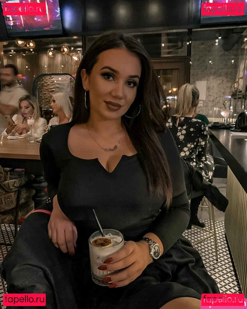 Emina Jahi Onlyfans Photo Gallery 