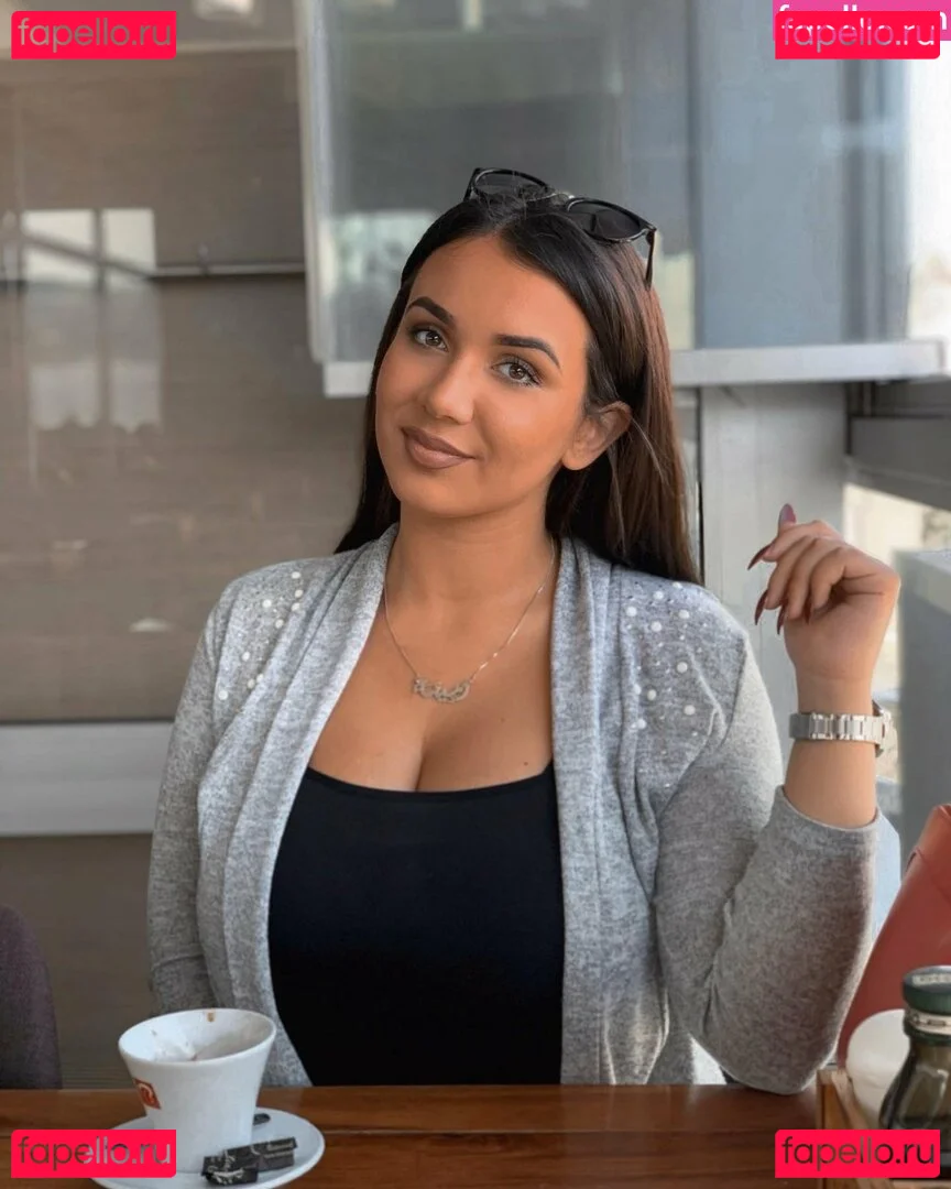 Emina Jahi Onlyfans Photo Gallery 