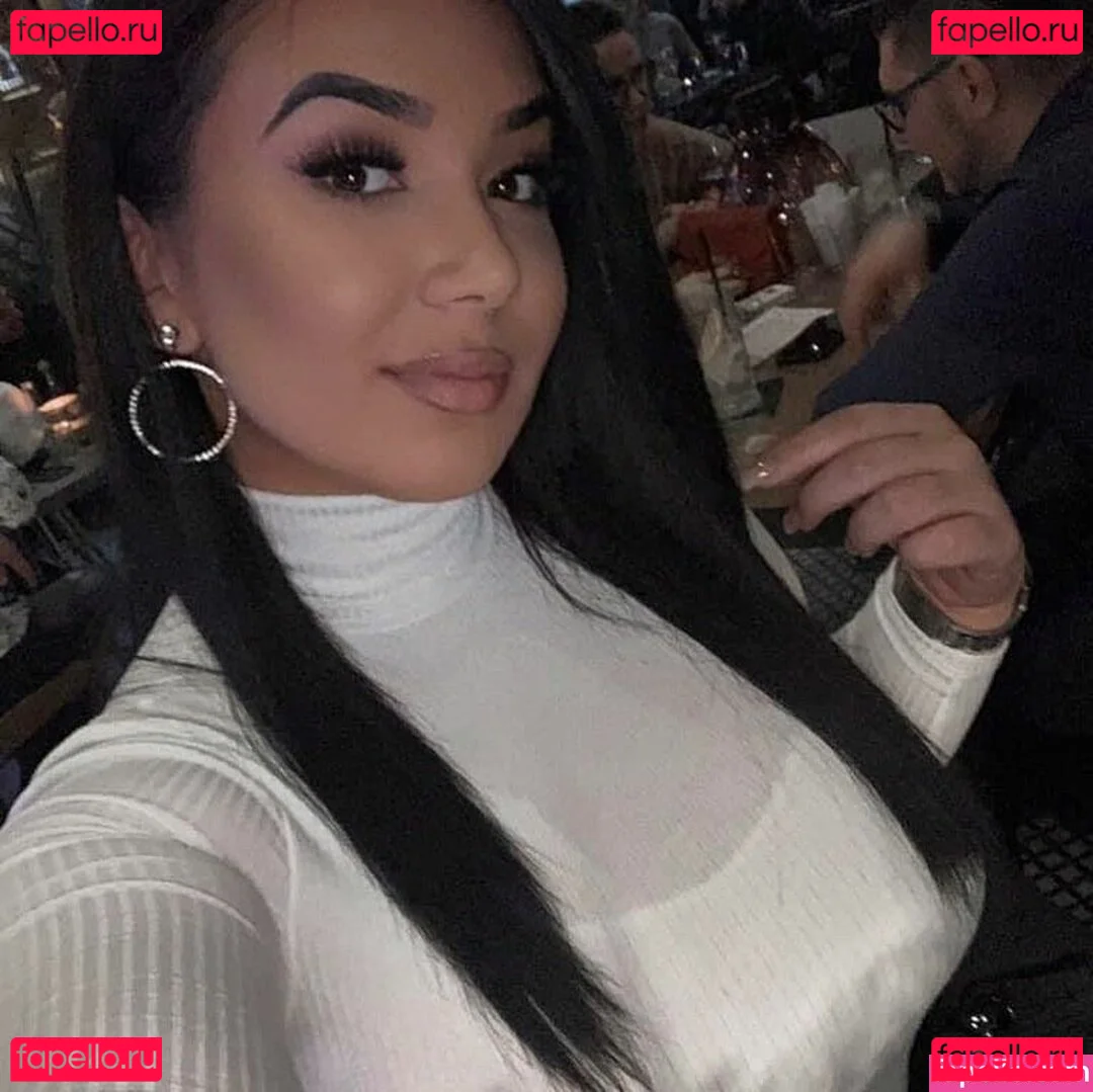 Emina Jahi Onlyfans Photo Gallery 