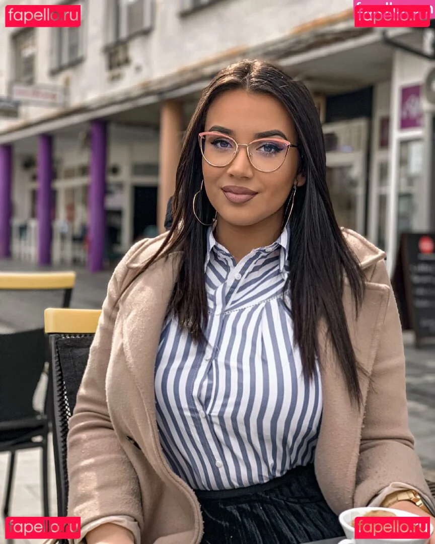 Emina Jahi Onlyfans Photo Gallery 