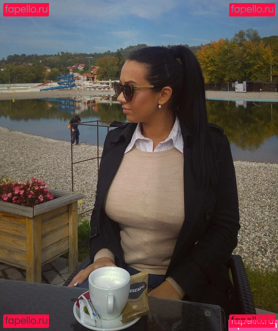 Emina Jahi Onlyfans Photo Gallery 