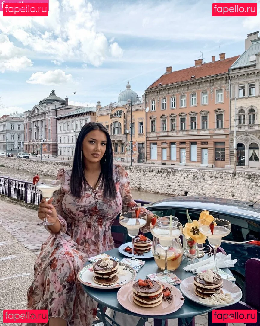 Emina Jahi Onlyfans Photo Gallery 