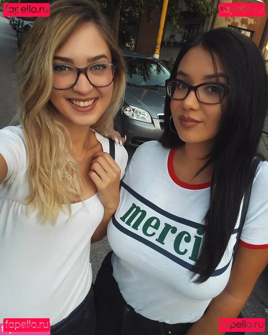 Emina Jahi Onlyfans Photo Gallery 