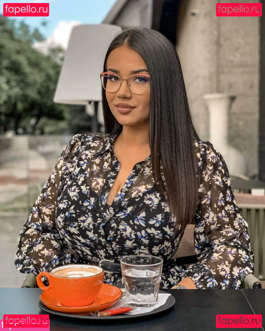 Emina Jahi Onlyfans Photo Gallery 