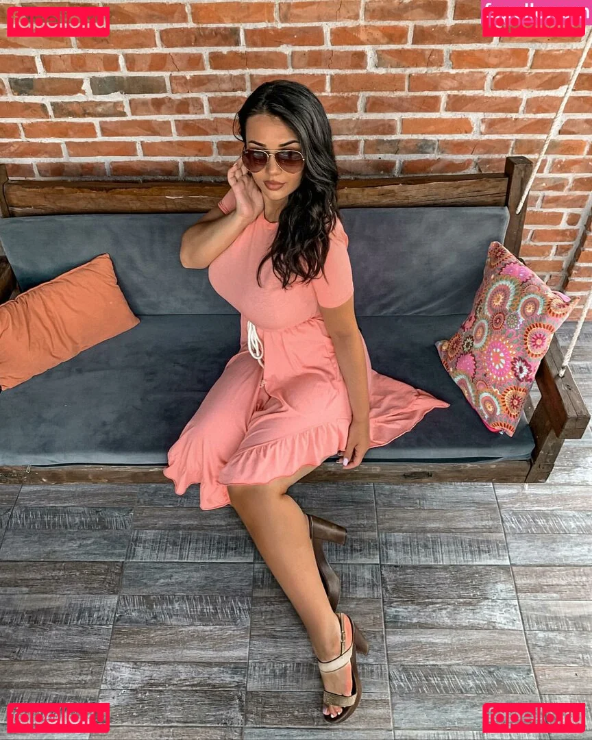 Emina Jahi Onlyfans Photo Gallery 