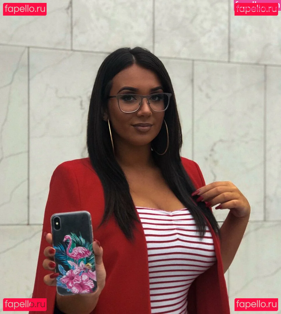 Emina Jahi Onlyfans Photo Gallery 