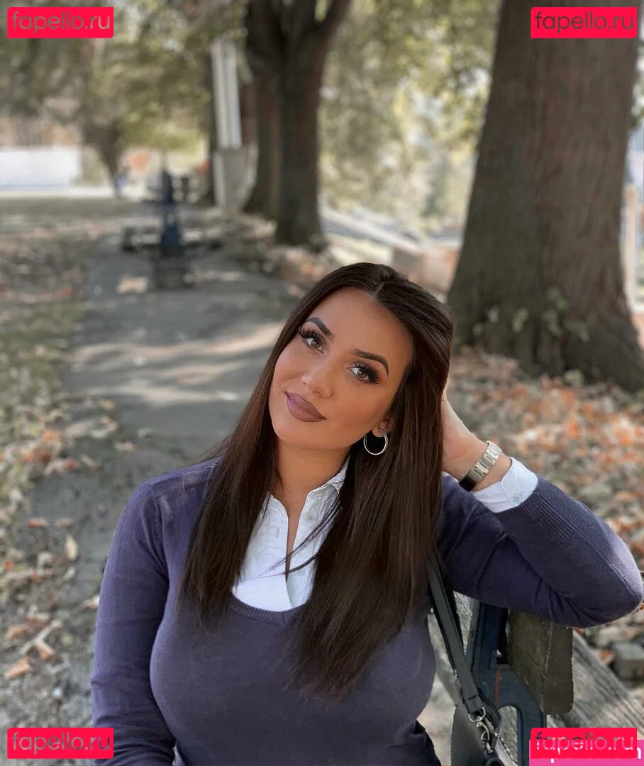 Emina Jahi Onlyfans Photo Gallery 