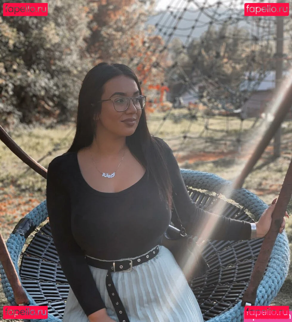 Emina Jahi Onlyfans Photo Gallery 