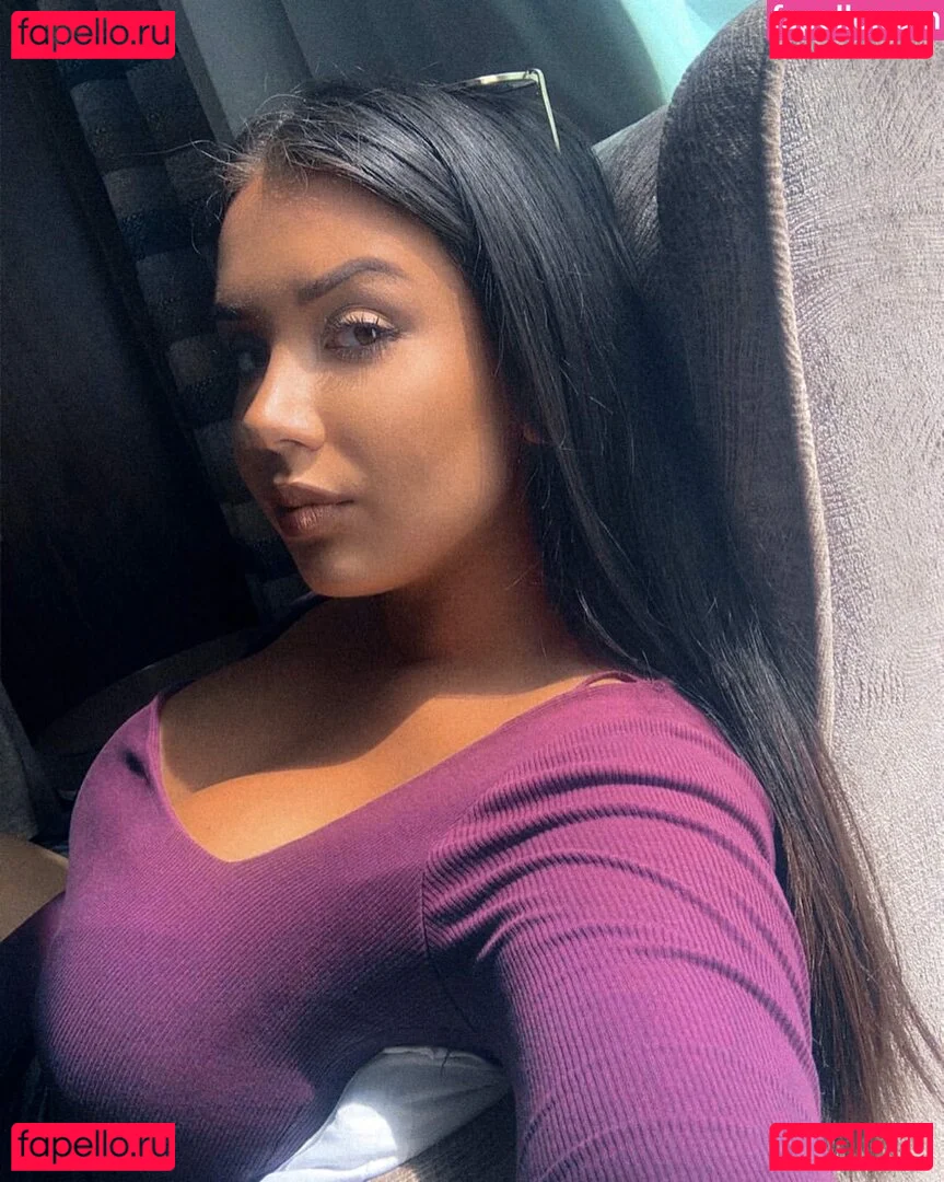Emina Jahi Onlyfans Photo Gallery 