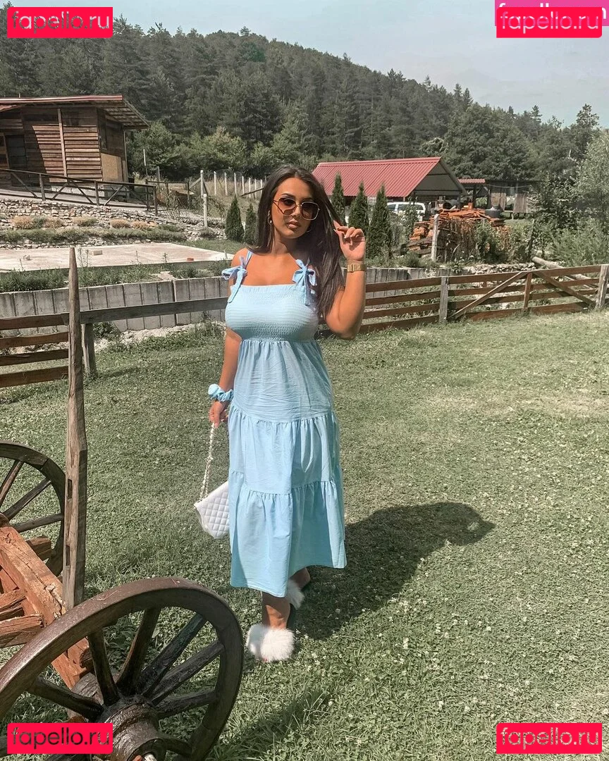 Emina Jahi Onlyfans Photo Gallery 