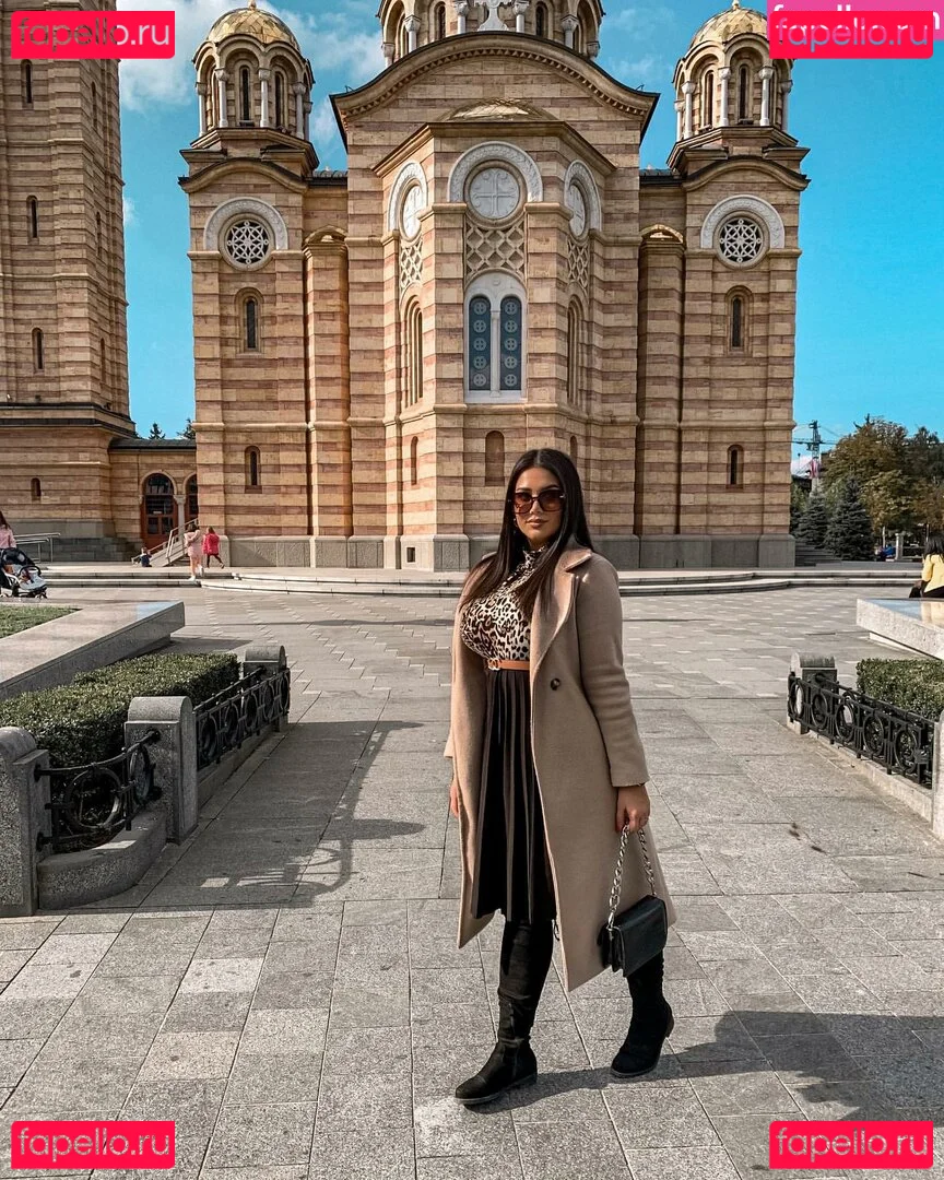 Emina Jahi Onlyfans Photo Gallery 