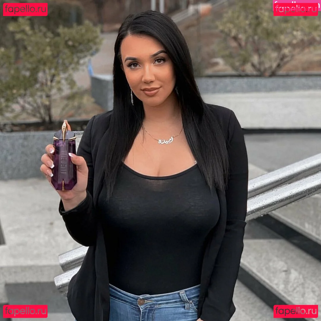 Emina Jahi Onlyfans Photo Gallery 