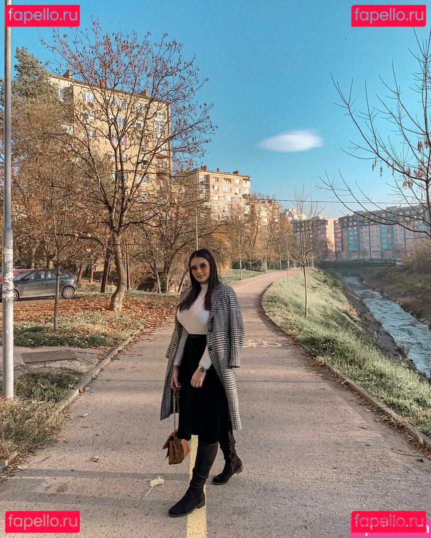 Emina Jahi Onlyfans Photo Gallery 