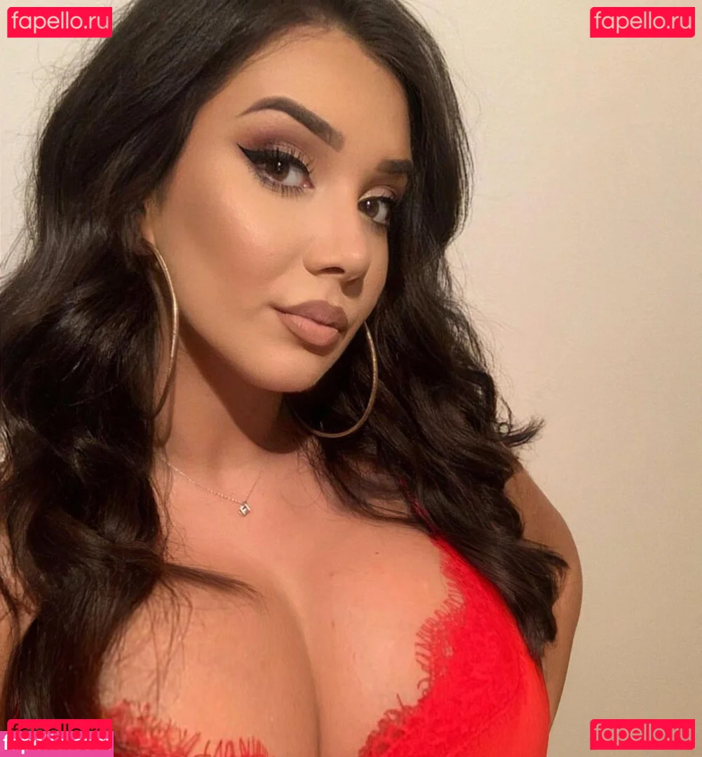 Emina Jahi Onlyfans Photo Gallery 