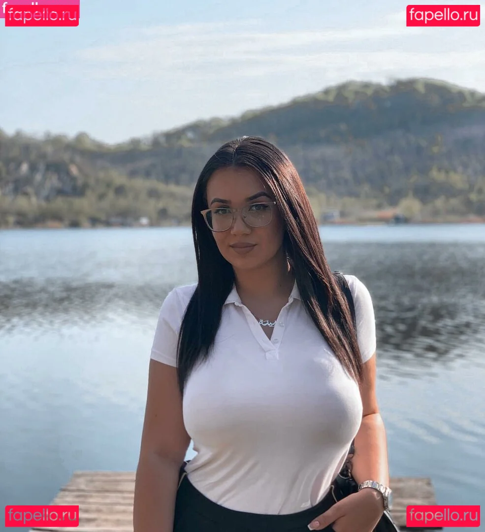 Emina Jahi Onlyfans Photo Gallery 