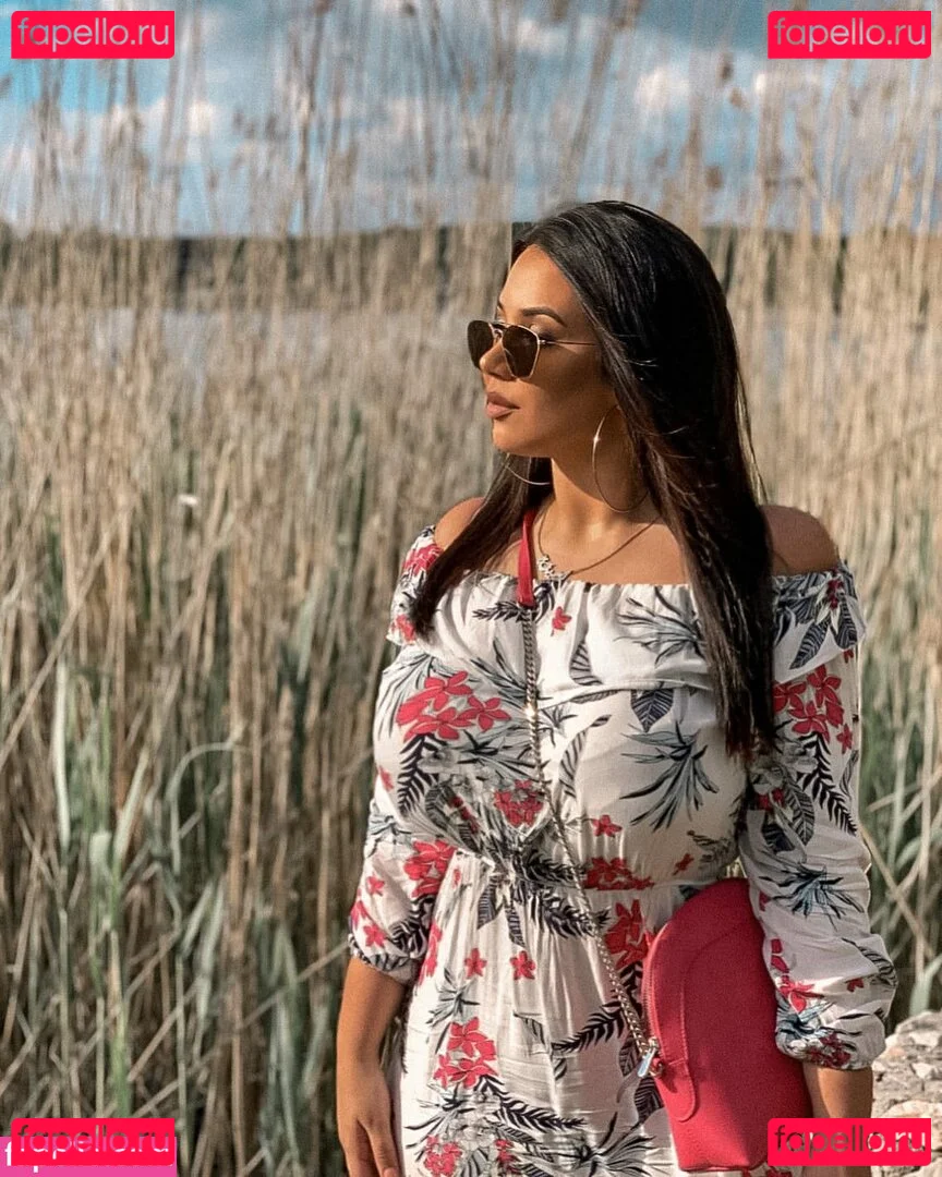 Emina Jahi Onlyfans Photo Gallery 