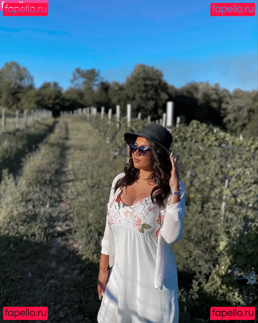 Emina Jahi Onlyfans Photo Gallery 