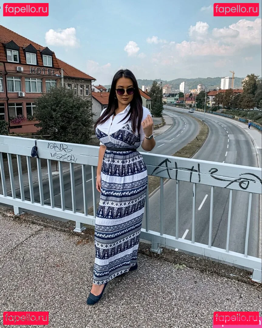 Emina Jahi Onlyfans Photo Gallery 