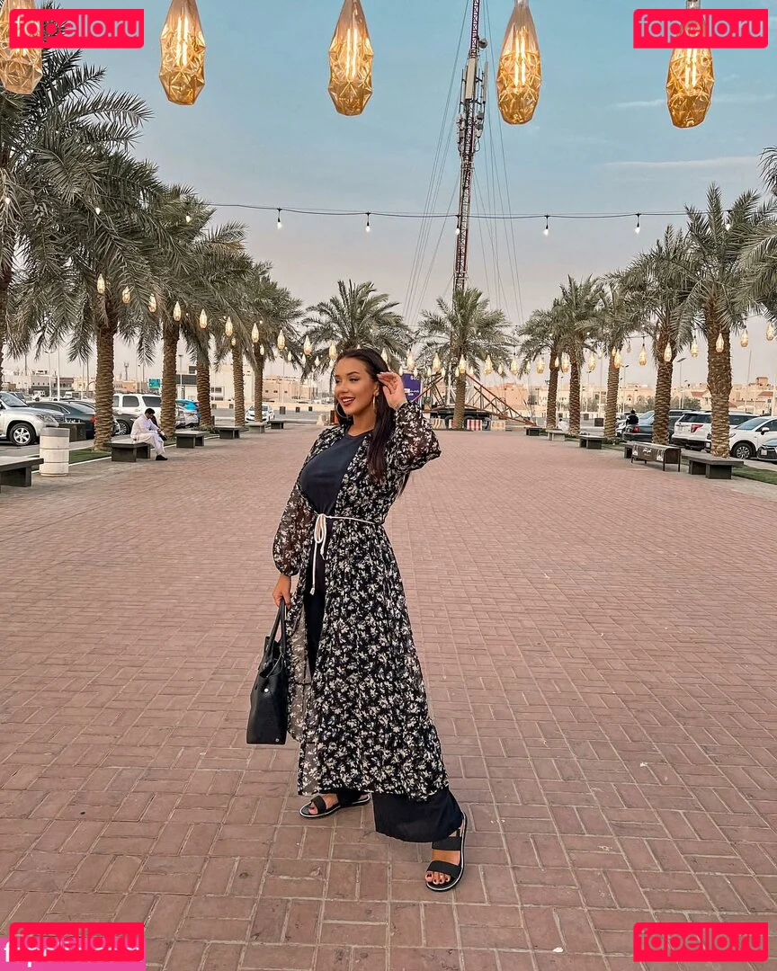 Emina Jahi Onlyfans Photo Gallery 